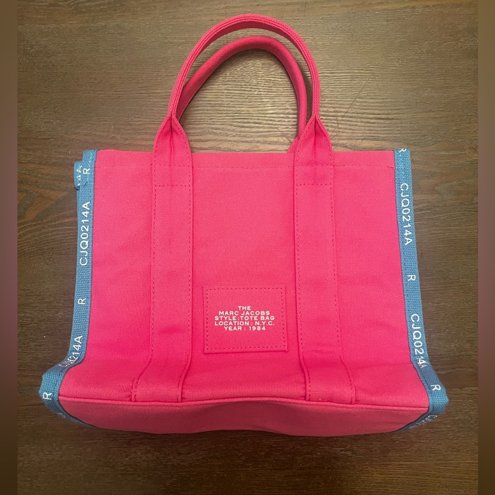 Marc Jacobs Hot Pink Canvas Tote with blue Trim - Picture 2 of 3